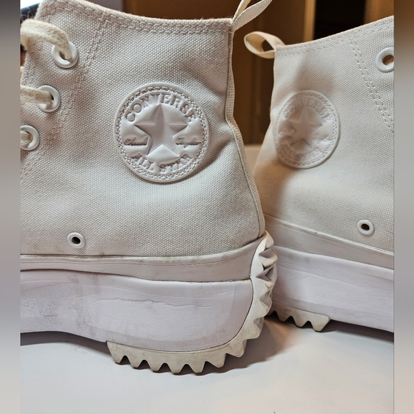 Converse - Picture 2 of 9